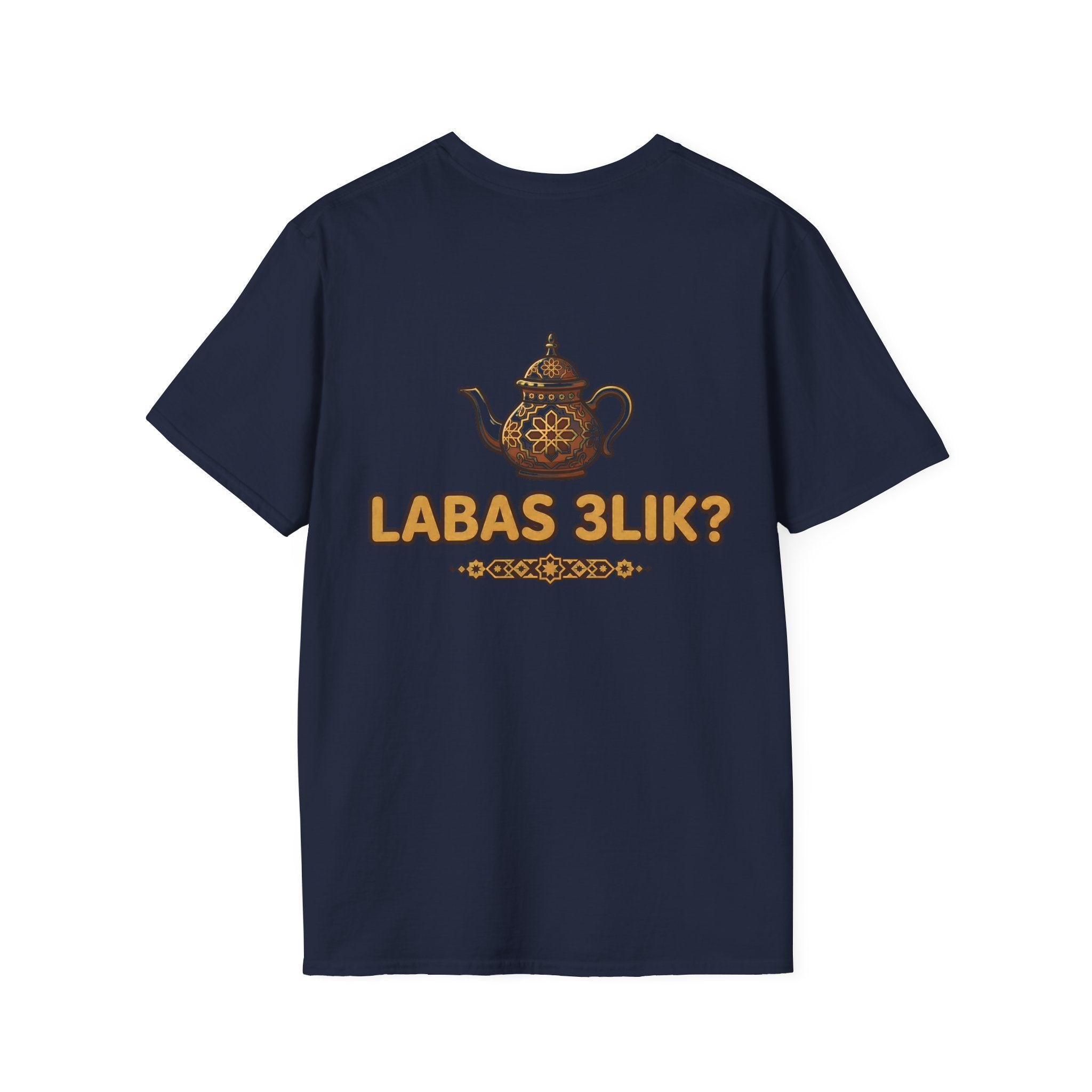 Labas 3lik ? T-Shirt Graphique Théière — Tee Cosy Salutation Lituanienne - LUMÏA