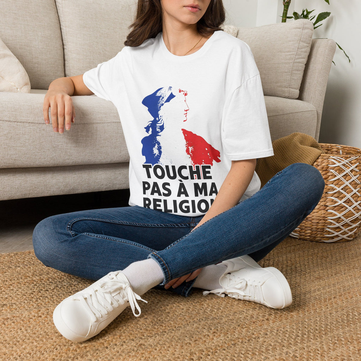 T-shirt graphique — Marianne française « Touche pas à ma religion » - LUMÏA