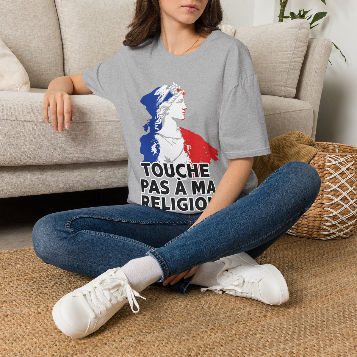 T-shirt graphique — Marianne française « Touche pas à ma religion »